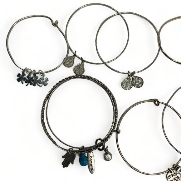 Lot of 8 Assorted Silver Tone Charm Bracelets Expandable - Picture 2 of 11